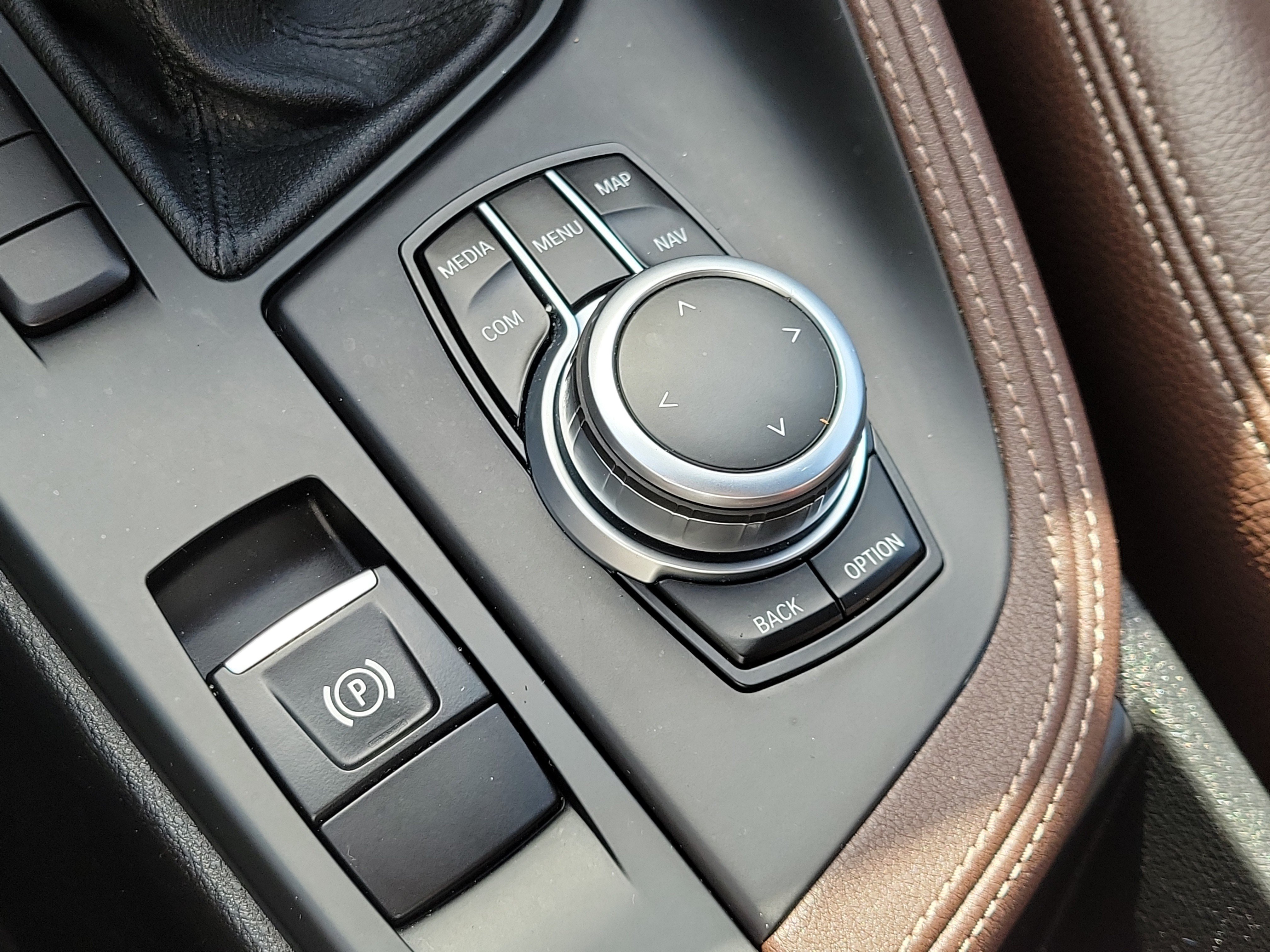 Used 2021 Mineral Gray Metallic BMW sDrive28i image 26