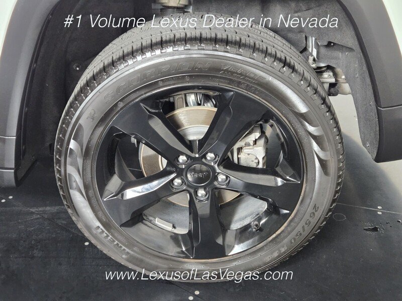 Used 2024 Bright White Clearcoat Jeep Limited image 11