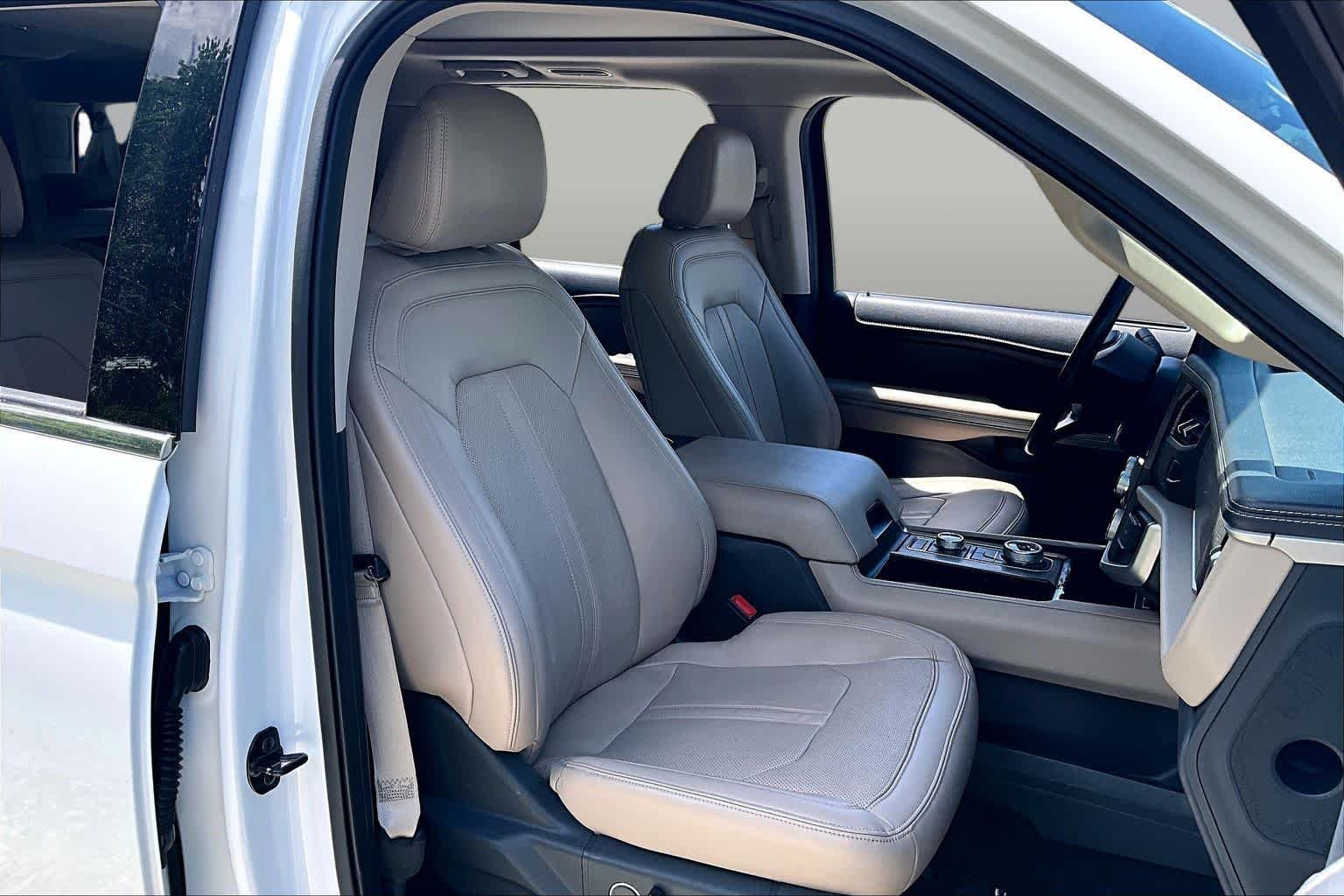 Certified Used 2023 Oxford White Ford Limited image 10