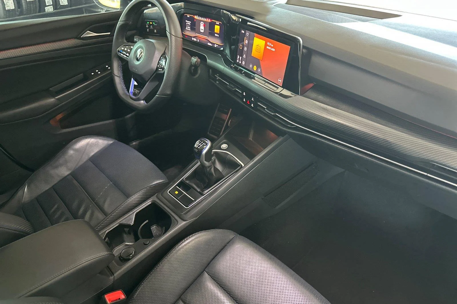 Certified Used 2022  Volkswagen 4DR image 16