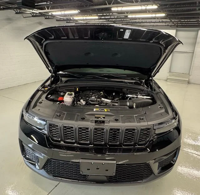 Used 2023 Black Jeep Altitude X image 29