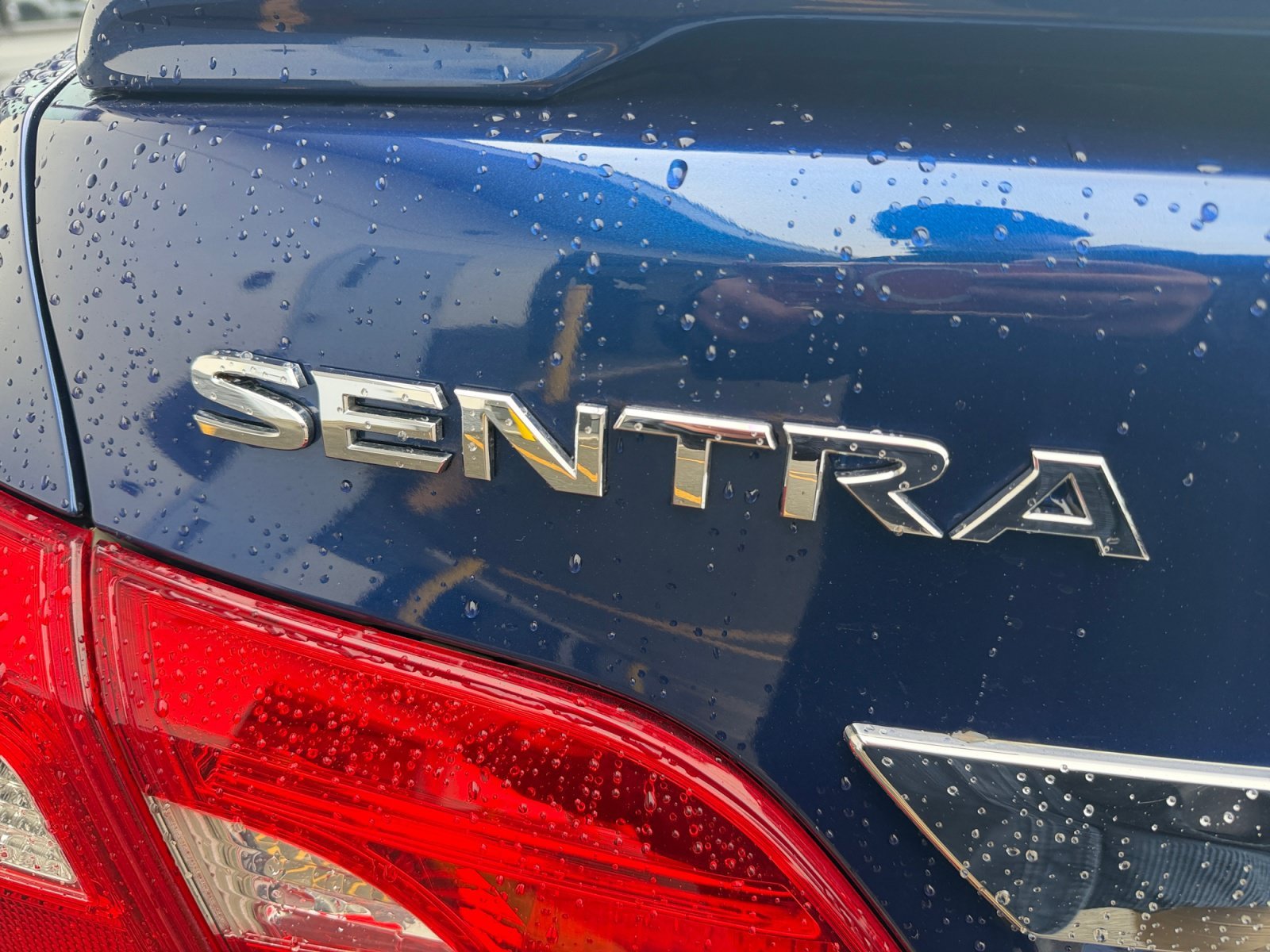 Used 2018 Deep Blue Pearl Nissan SR image 40