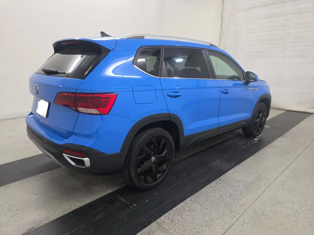 Used 2023 Blue Volkswagen 1.5T SE image 4