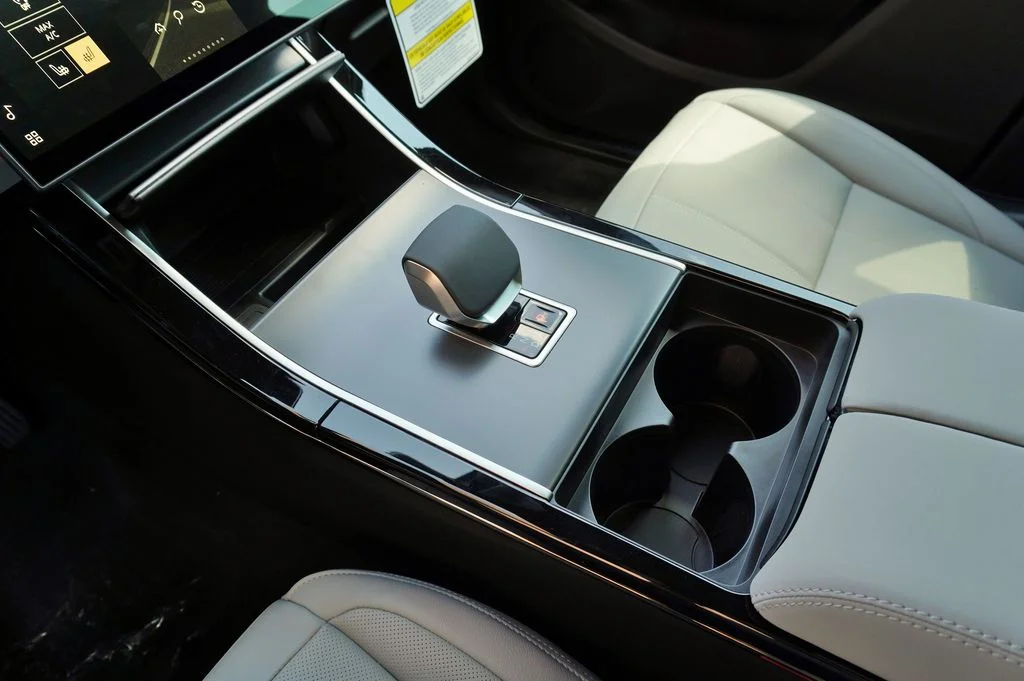New 2026 Santorini Black Land Rover S image 28