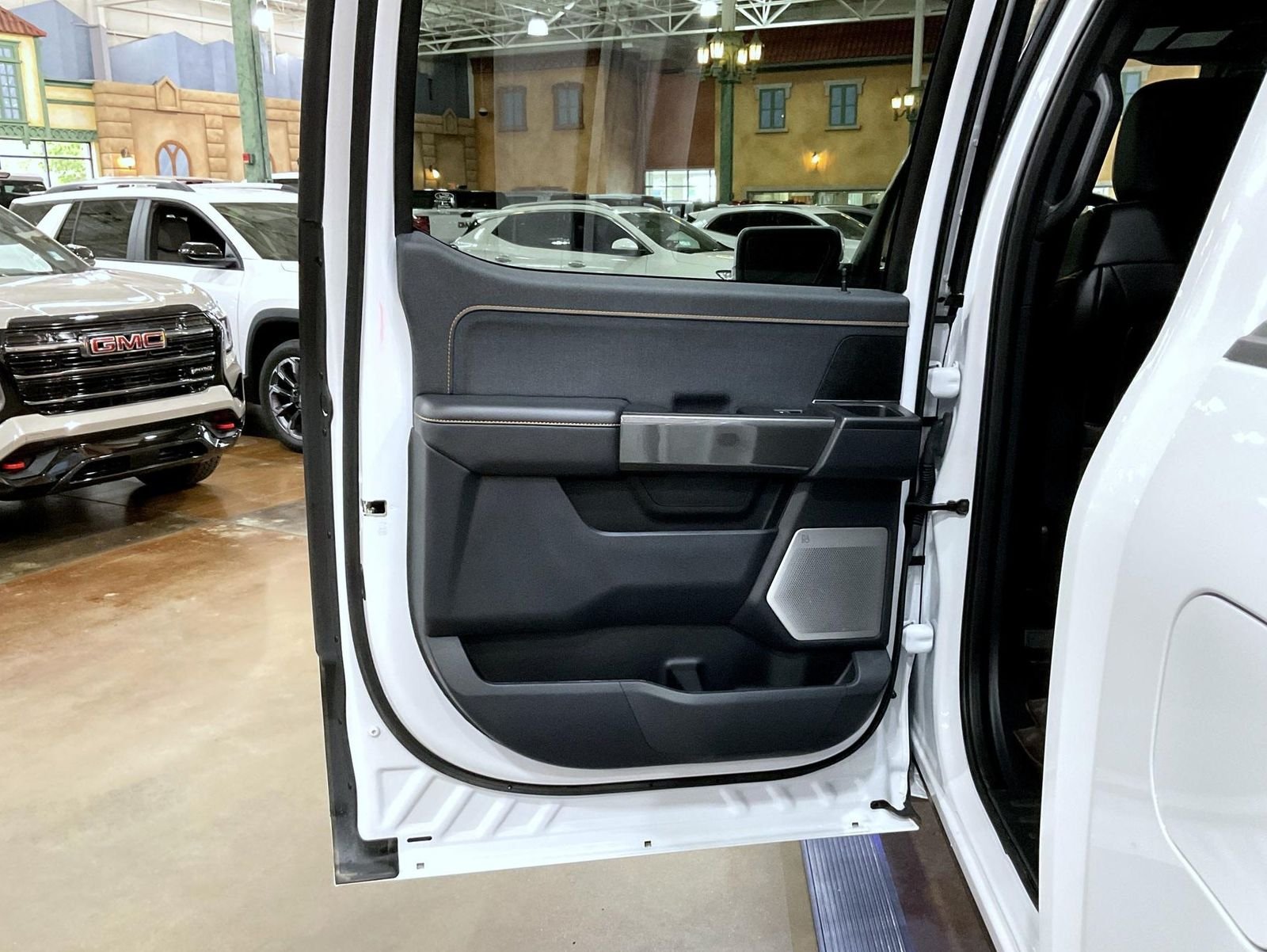 Used 2023 White Ford Tremor image 20