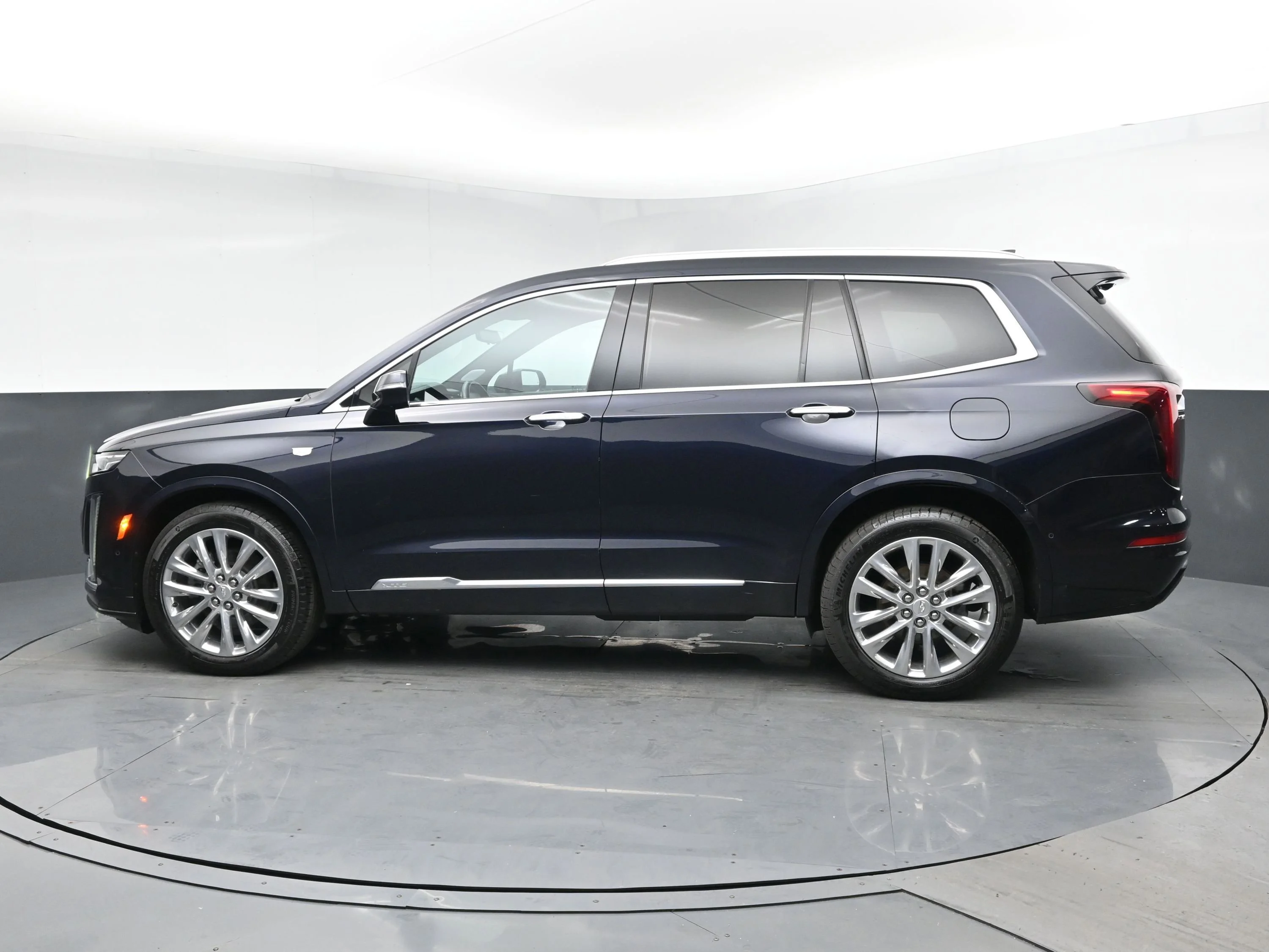 Used 2021 Dark Moon Blue Metallic Cadillac Premium Luxury image 4