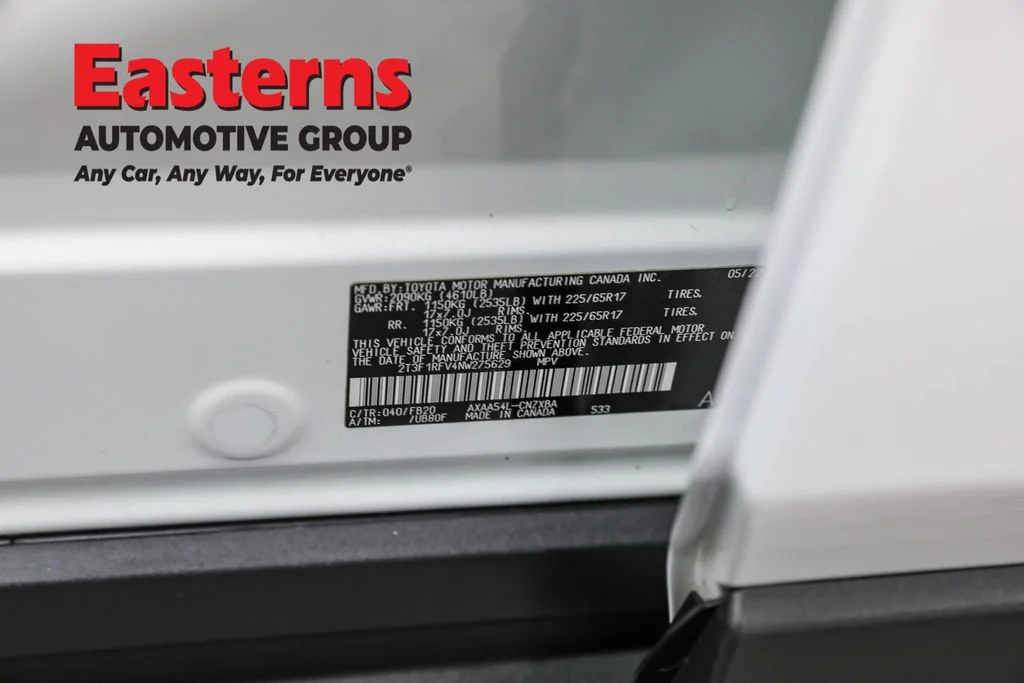 Used 2022 White Toyota LE image 33