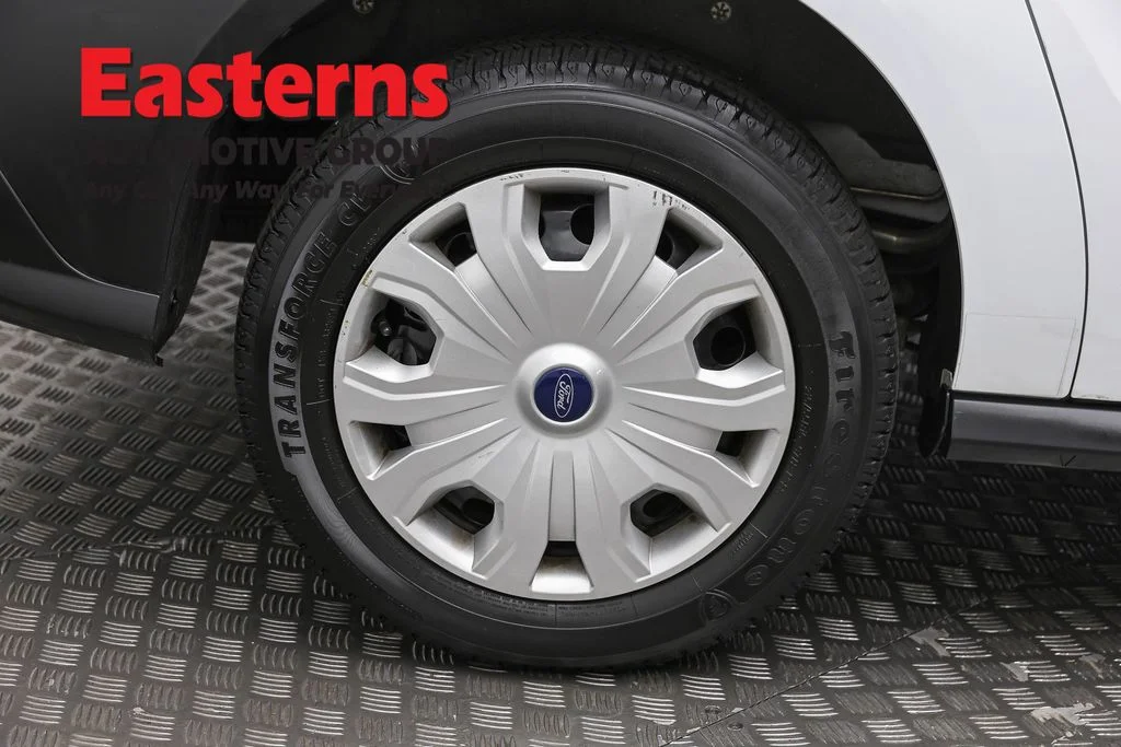 Used 2019 White Ford XL image 29