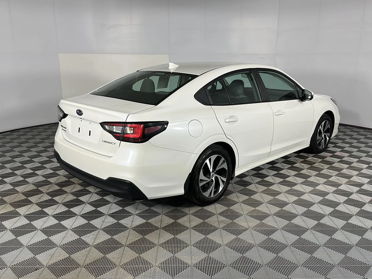 Used 2024 Crystal White Pearl Subaru Premium image 8