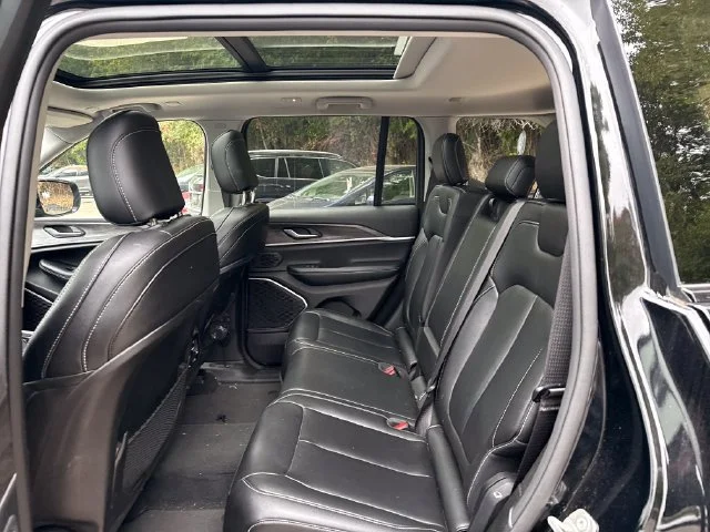 Used 2023 Diamond Black Crystal Pearlcoat Jeep 4xe image 13