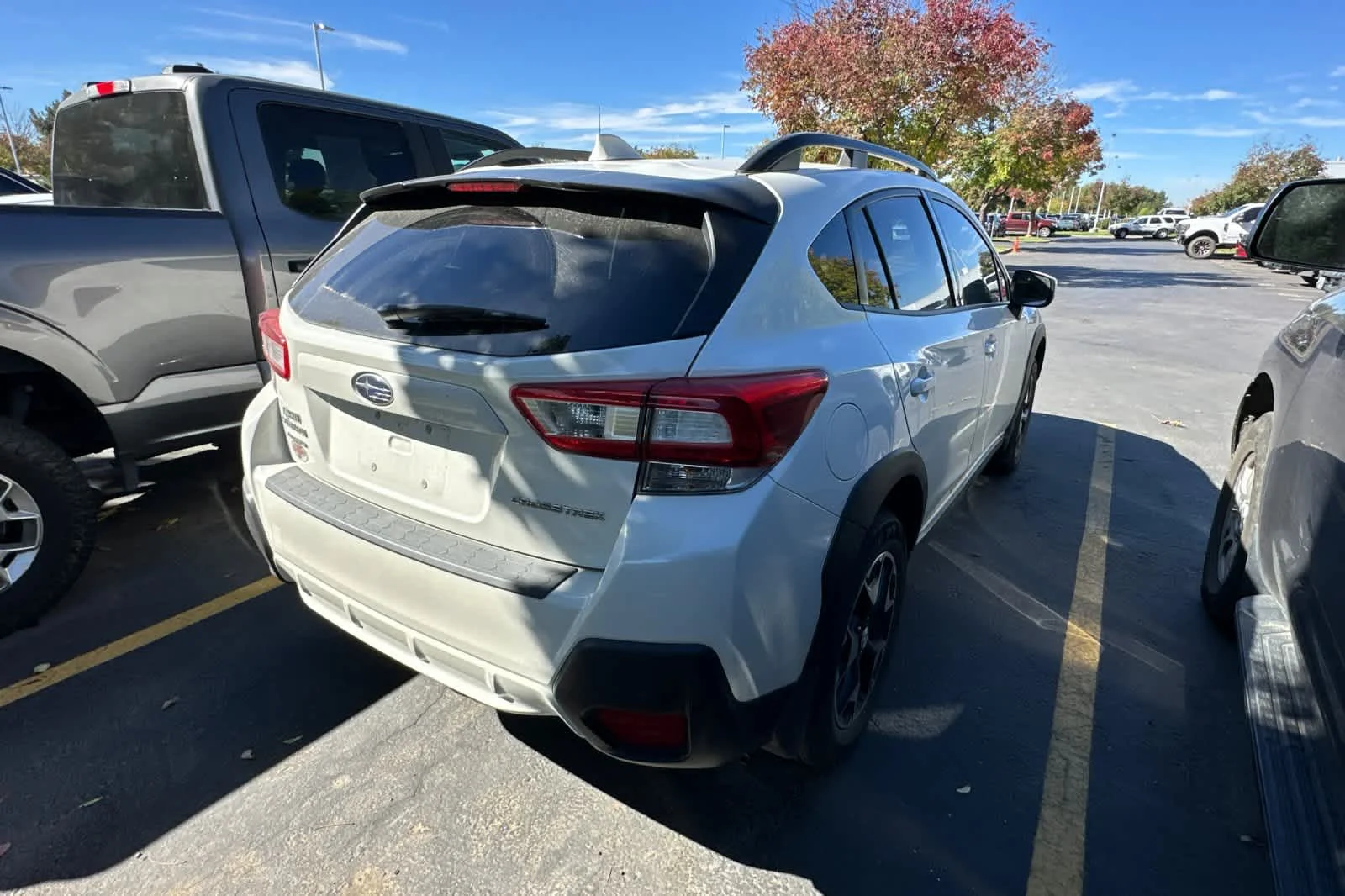 Used 2018 Crystal White Pearl Subaru Premium image 4