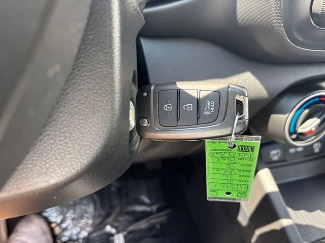 New 2026 Onyx Black Hyundai SE image 21