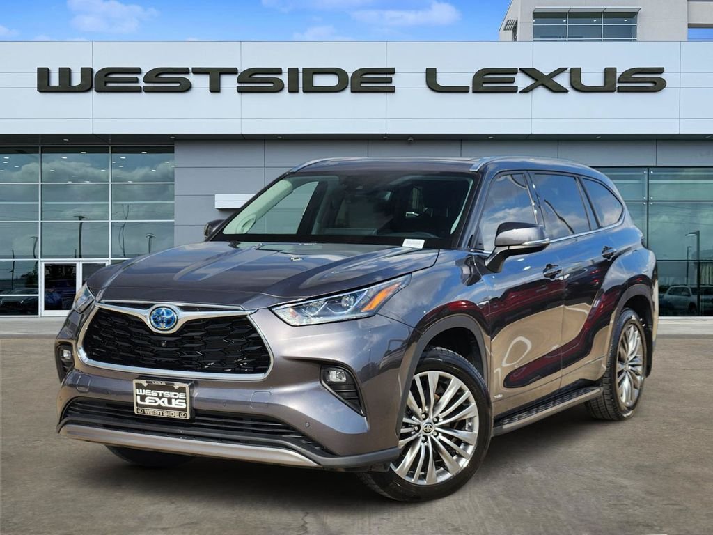 Used 2022 Magnetic Gray Metallic Toyota Platinum image 1