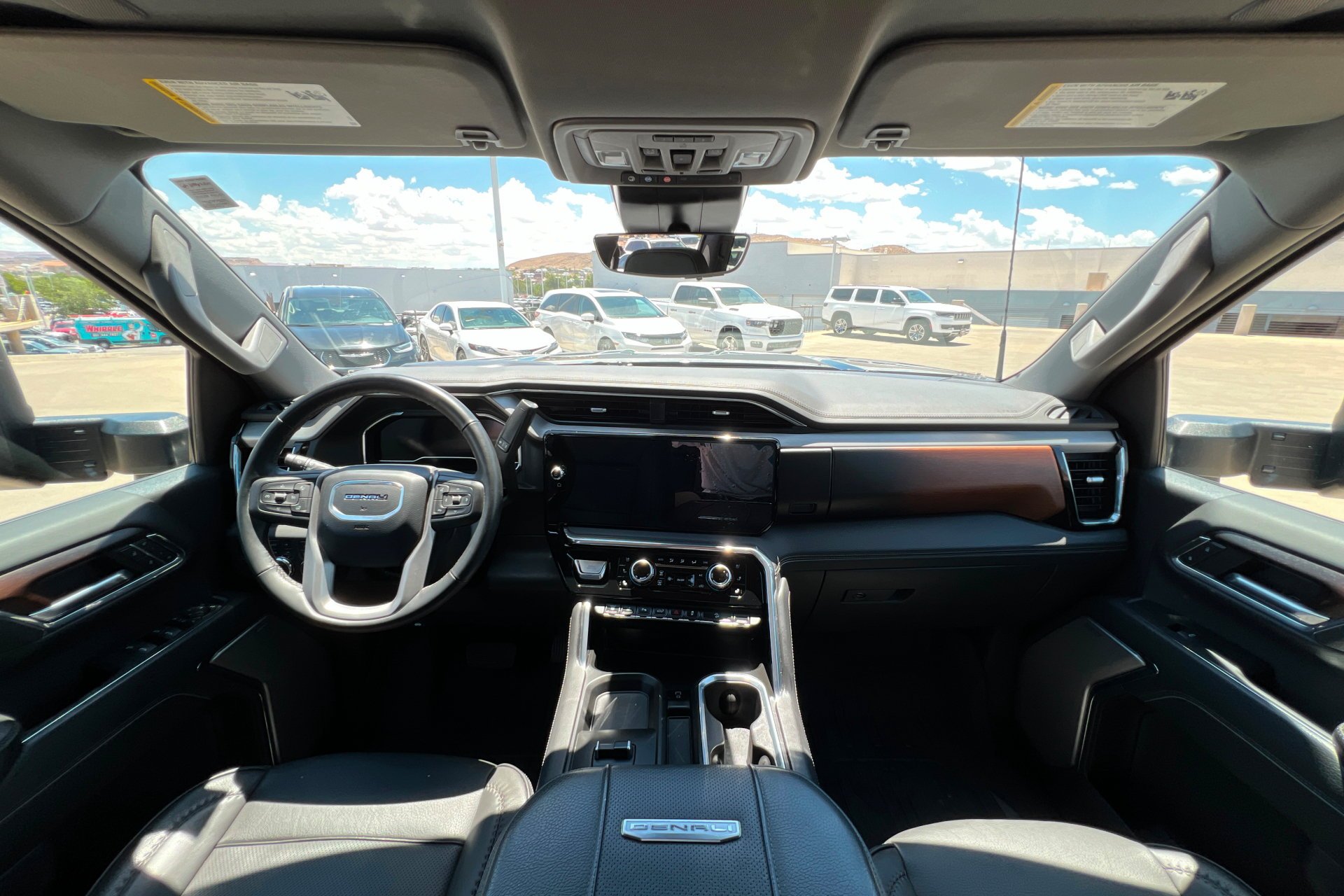 Used 2024 Onyx Black GMC Denali image 10