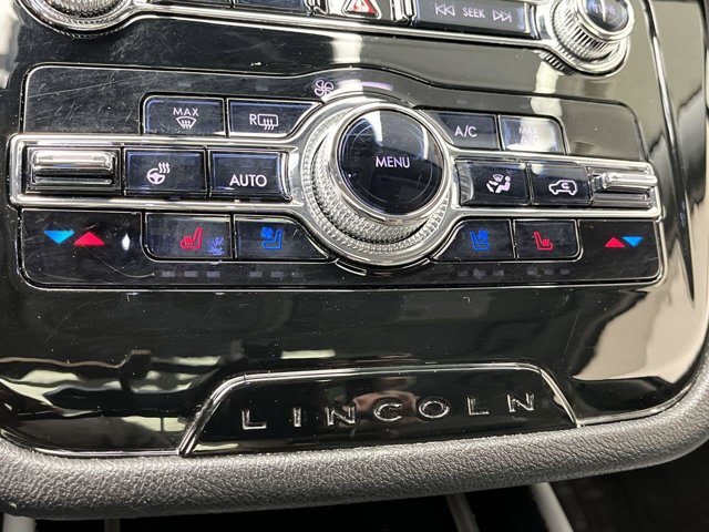 Used 2022 Infinite Black Metallic Clearcoat Lincoln Standard image 24