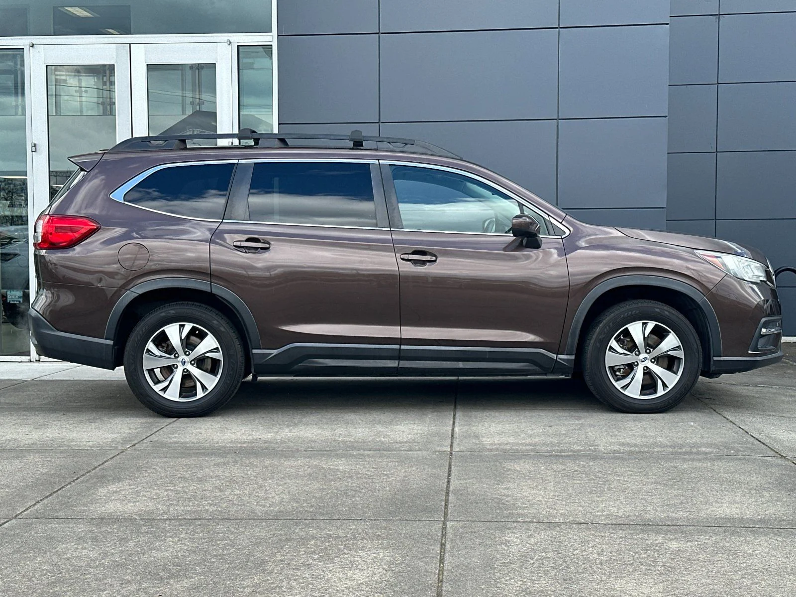 Used 2019 Cinnamon Brown Pearl Subaru Premium image 2