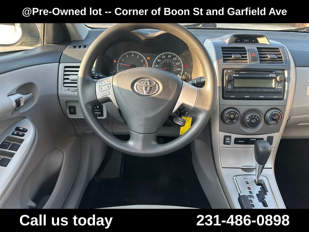 Used 2012 White Toyota LE image 17