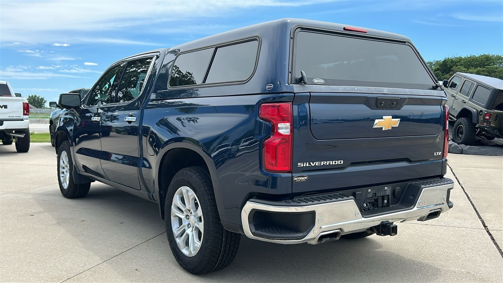 Used 2022 Blue Chevrolet LTZ image 6