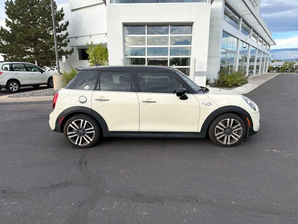 Used 2021 Pepper White MINI Cooper S image 6