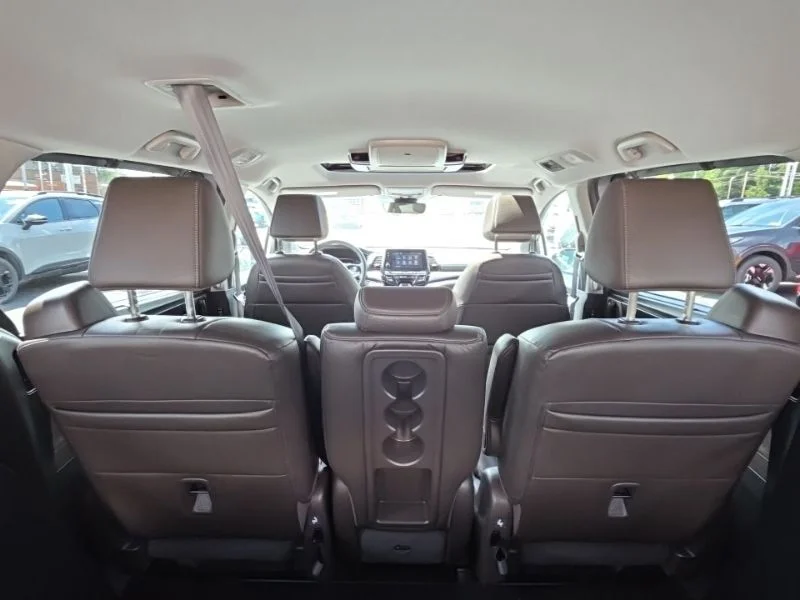 Used 2023  Honda Touring image 11