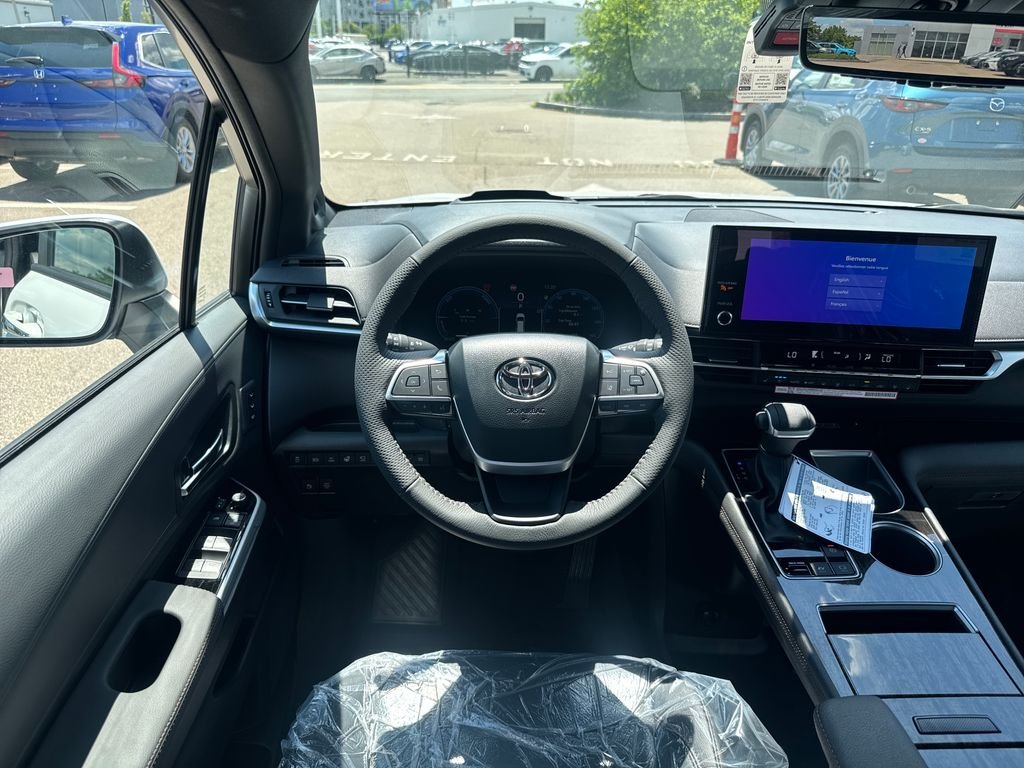 New 2026 Wind Chill Pearl Toyota Platinum image 14