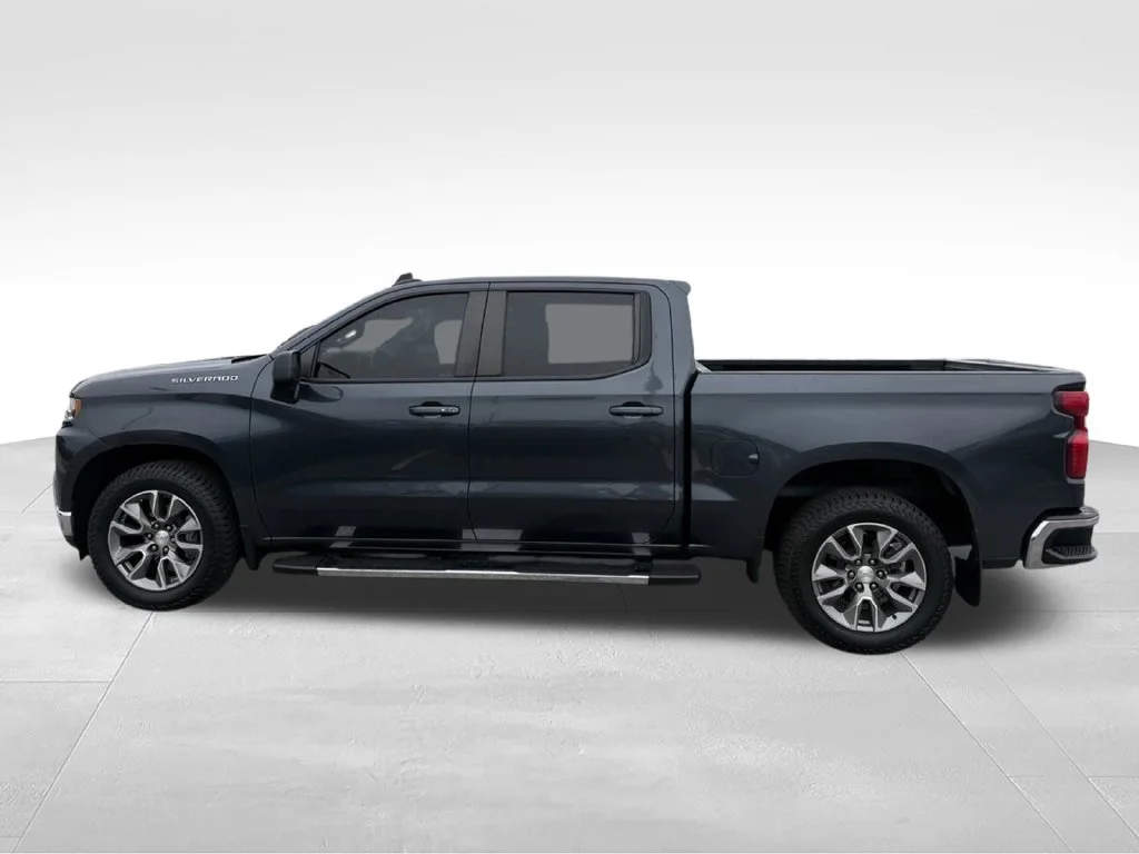 Used 2021 Gray Chevrolet LT image 2