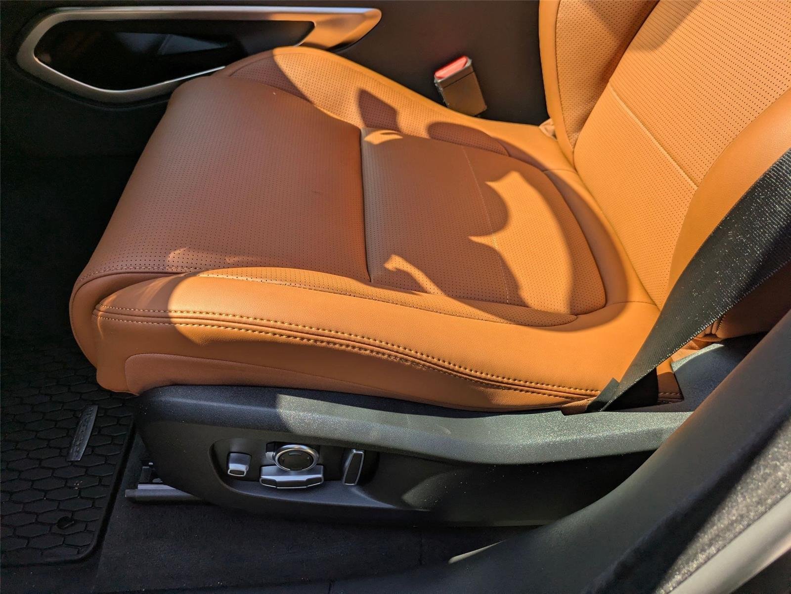 New 2026 Santorini Black Jaguar R-Dynamic S image 14