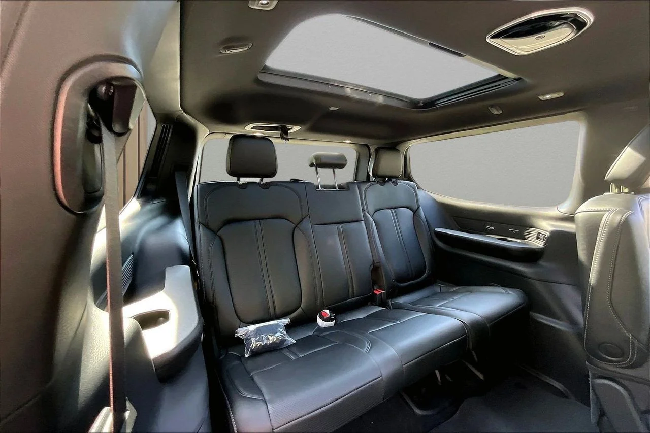New 2026 High Gloss Black Exterior Paint Jeep Limited Altitude image 26