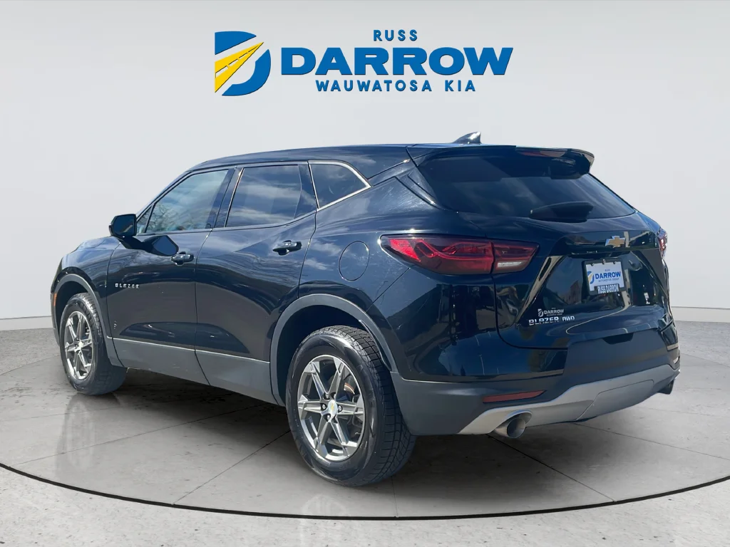 Used 2023 Black Chevrolet LT image 3