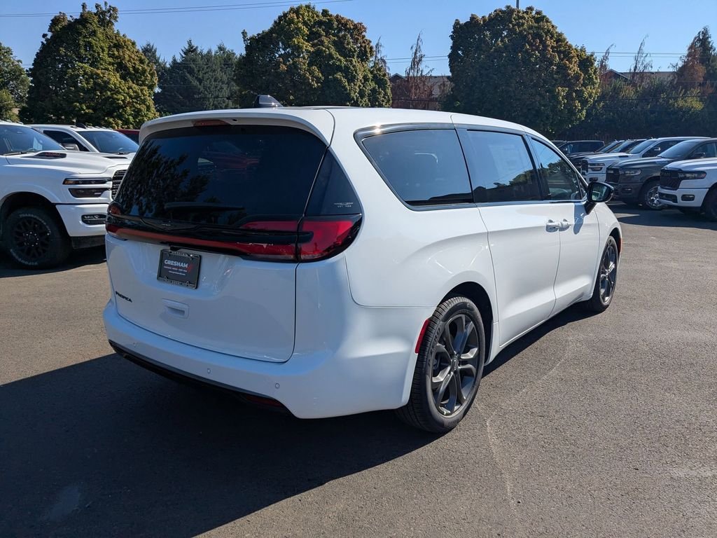 2026 Chrysler Pacifica Select - Photo 7