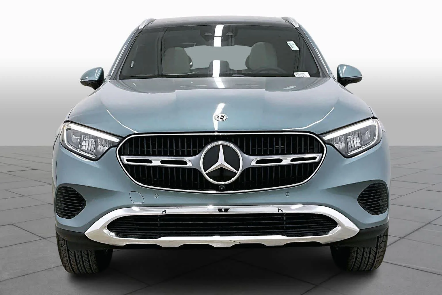 New 2026 Verde Silver Metallic Mercedes-Benz GLC 300 image 3
