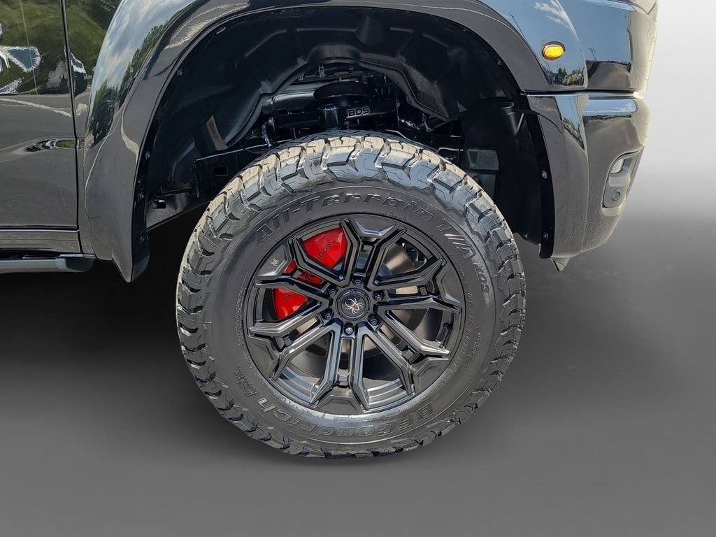 New 2026 Diamond Black Crystal Pearl-Coat Exterior Paint RAM Big Horn/Lone Star image 16