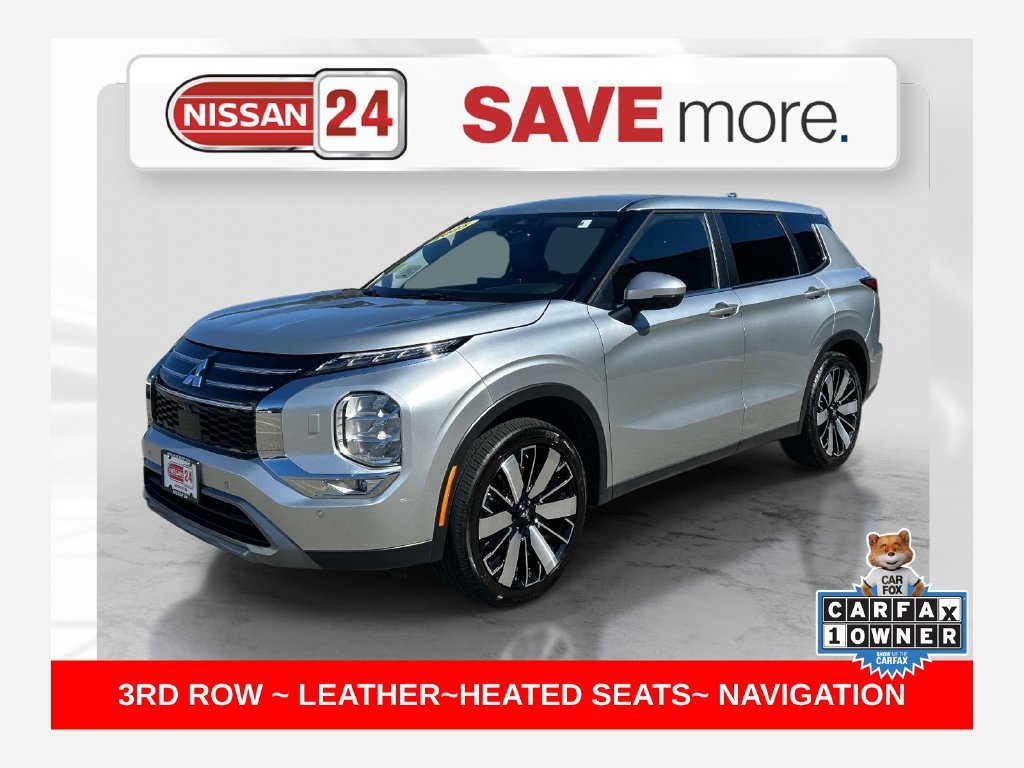 Used 2025 Silver Mitsubishi SE image 1