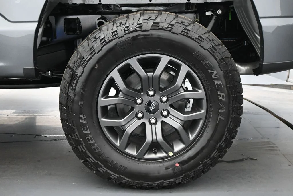 New 2026 Carbonized Gray Metallic Ford Tremor image 22