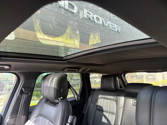 Used 2019 Carpathian Gray Premium Metallic Land Rover Dynamic image 8