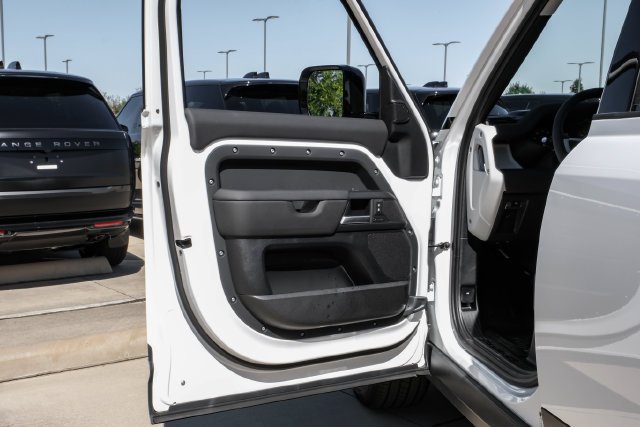 New 2026 Fuji White Land Rover S image 49