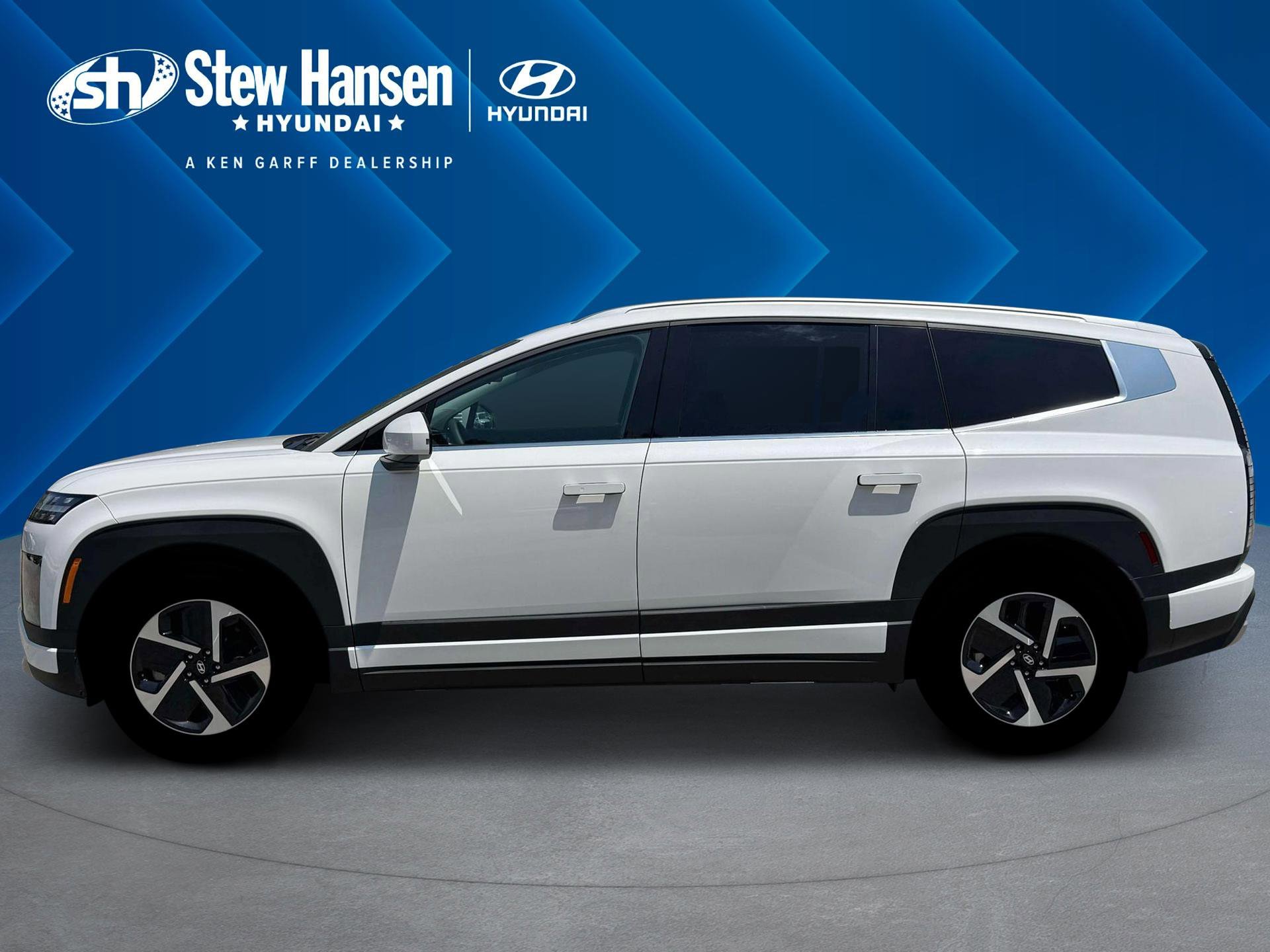 New 2026 Snow White Pearl Hyundai S image 3