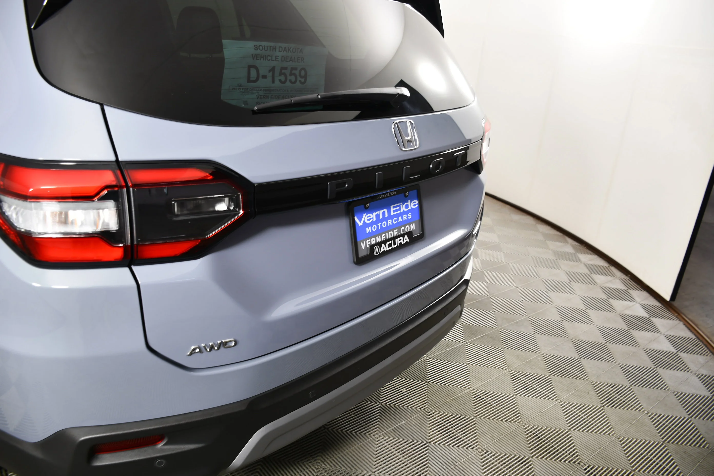 Used 2025 Gray Pearl Honda Touring image 15