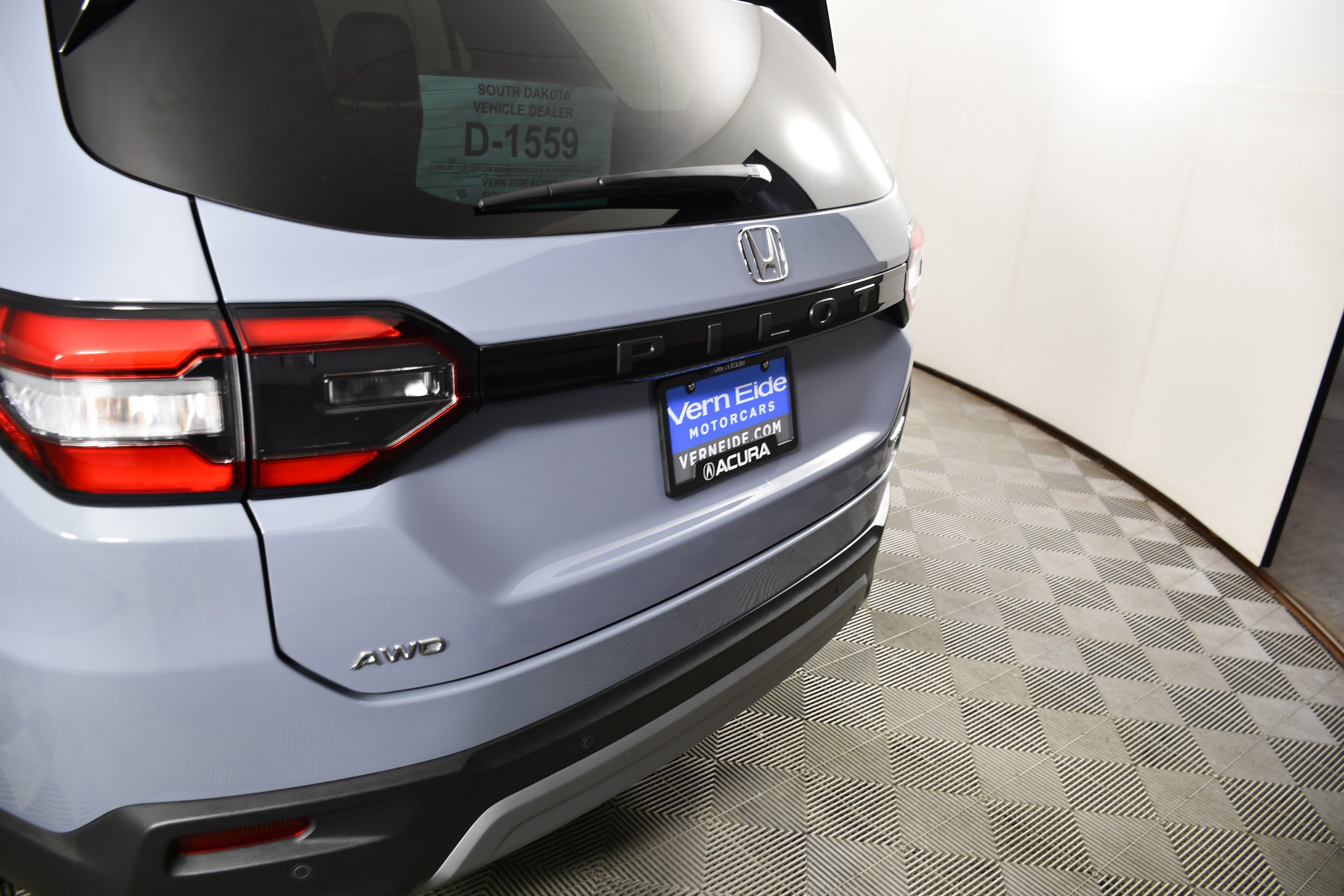 Used 2025 Gray Pearl Honda Touring image 15