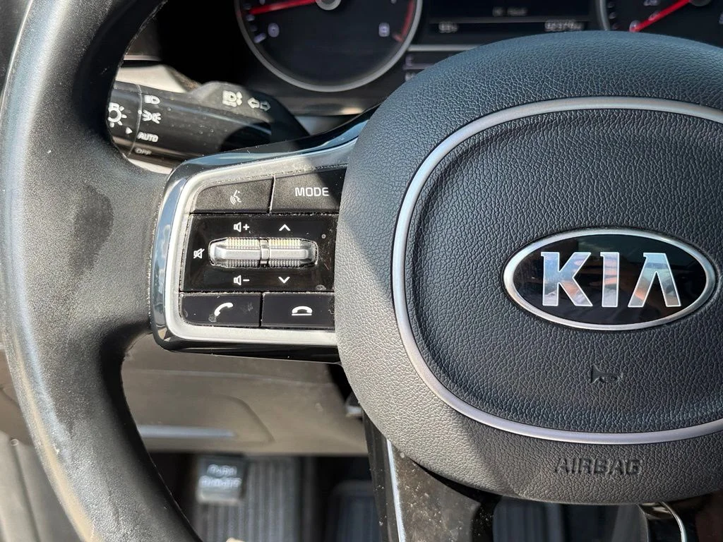 Used 2021 Black Kia S image 15