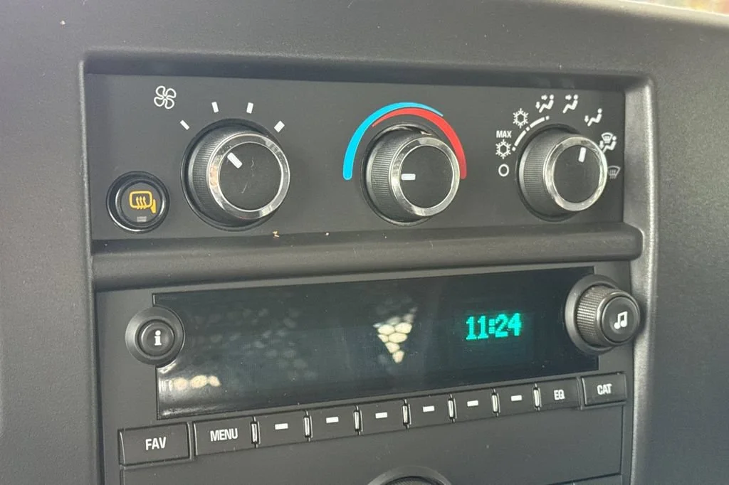 Used 2025 Summit White GMC Work Van image 18