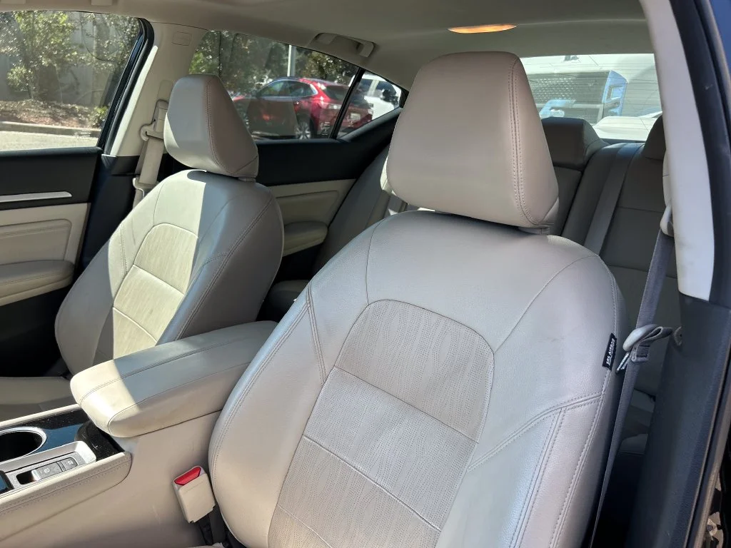 Used 2020 Black Nissan 2.5 SL image 9