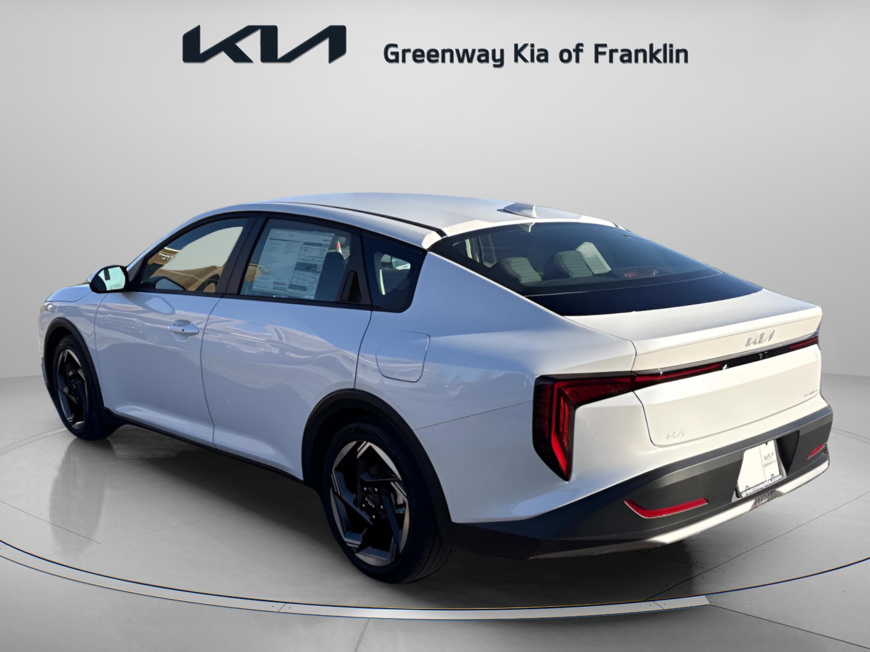 New 2025 Snow White Pearl Kia EX image 5
