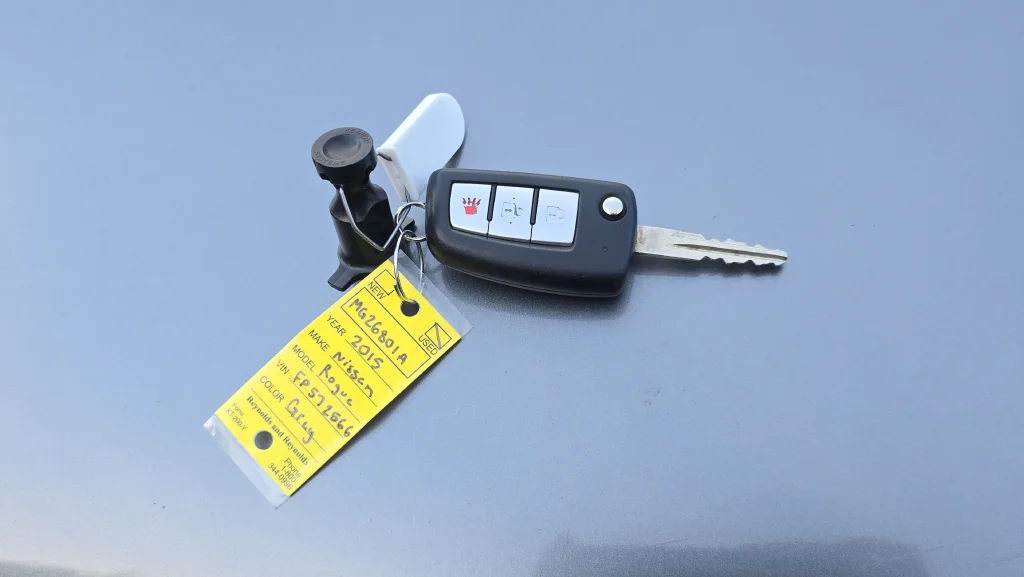 Used 2015 Gray Nissan S image 19