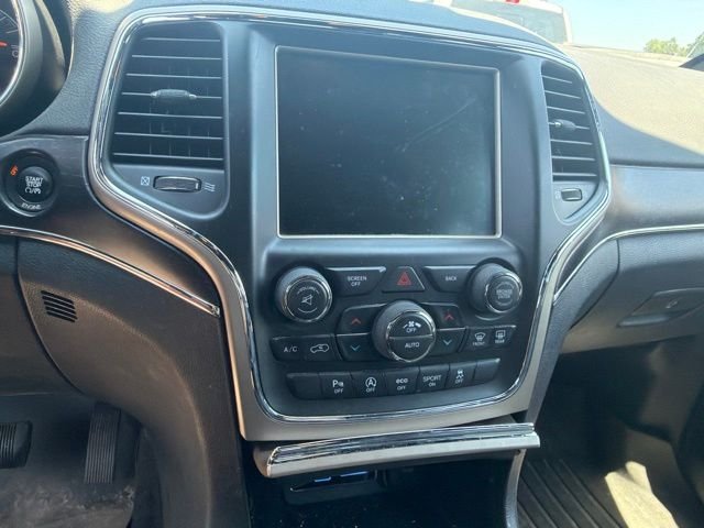 Used 2016 Silver Jeep Limited image 6
