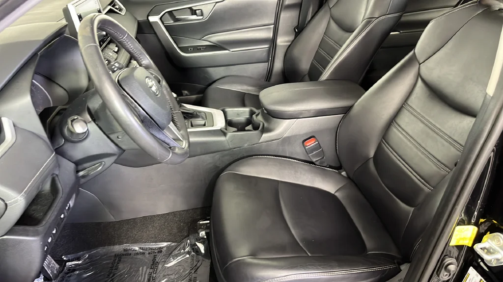 2019 Toyota RAV4 XLE Premium - Photo 14