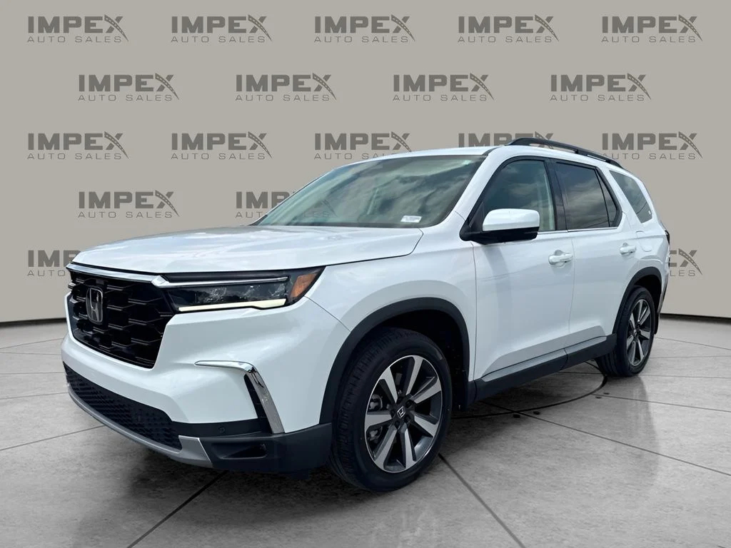 Used 2025  Honda Touring image 1