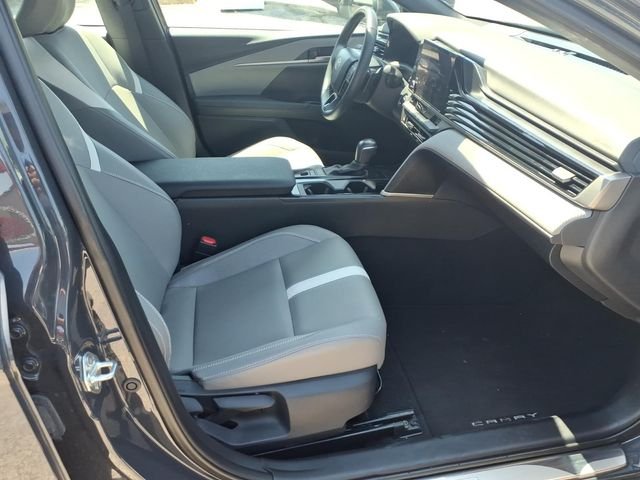 Used 2025  Toyota SE image 10