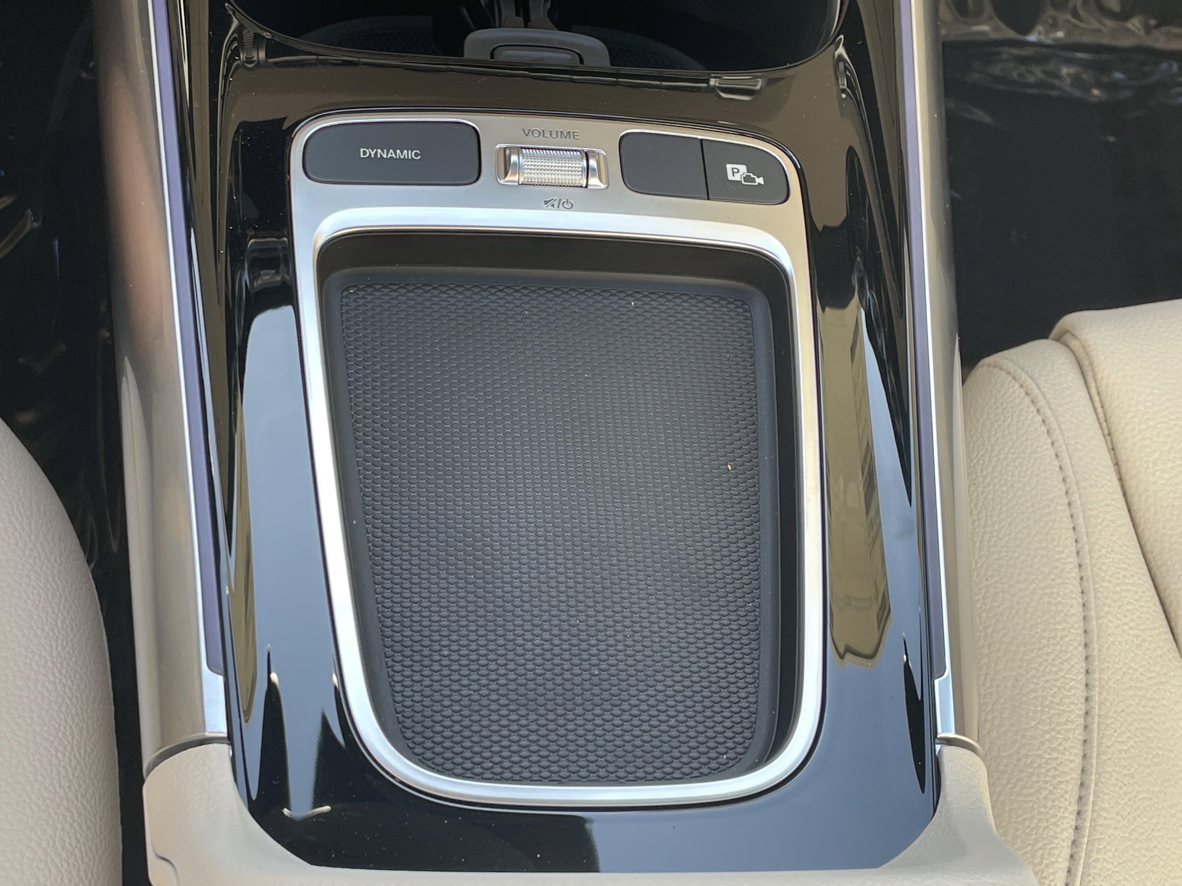 New 2026 Cosmos Black Metallic Mercedes-Benz GLA 250 SUV image 31