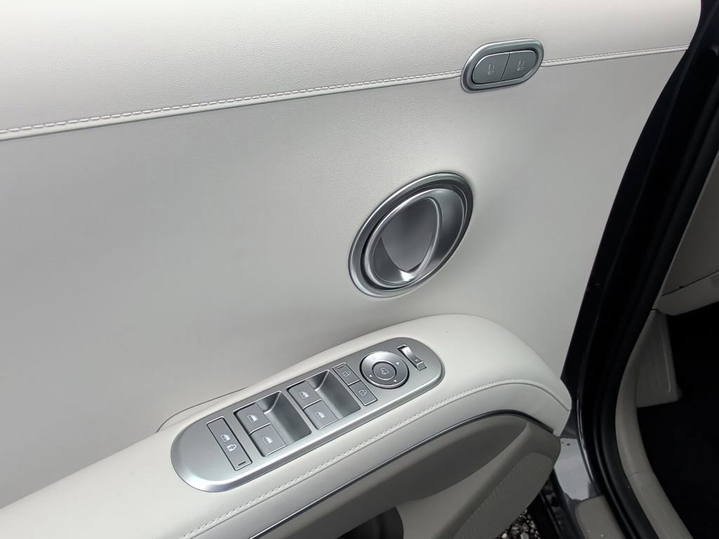 New 2026 Ecotronic Gray Pearl Hyundai Blue SEL Premium 8P image 16